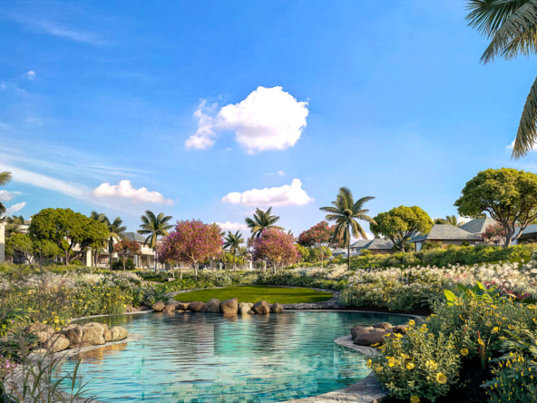 Jardin luxuriant et terrasse donnant sur un lagon à Mont Choisy