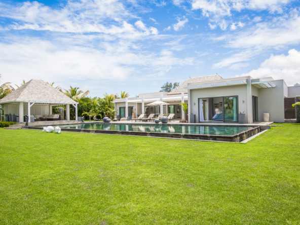 Maison contemporaine à vendre à Anahita avec panorama sur le golf – Ohana Heritage Group