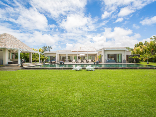 Propriété haut de gamme avec jardin et vue sur le golf à Anahita – Ohana Heritage Group