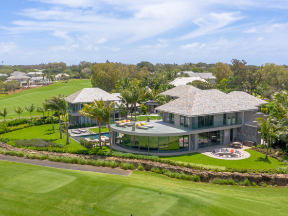 Villa contemporaine en bord de golf à Anahita, vente exclusive Ohana Heritage