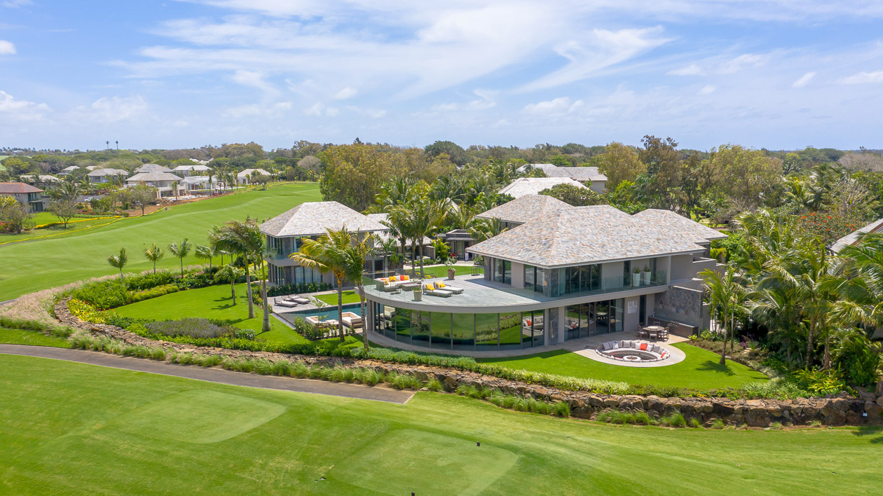 Villa contemporaine en bord de golf à Anahita, vente exclusive Ohana Heritage