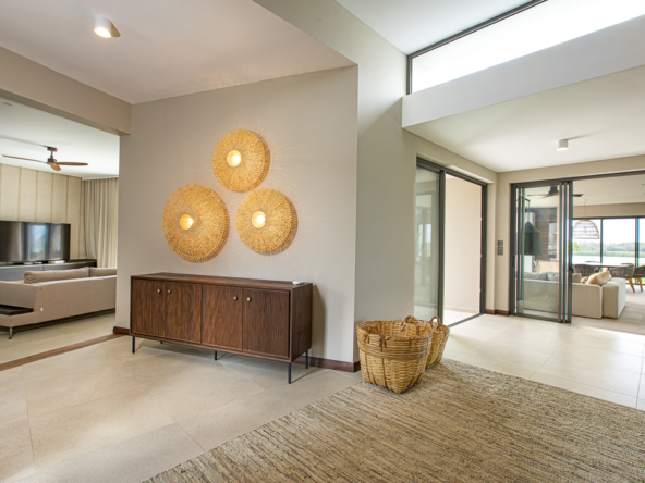 Villa contemporaine de luxe à Anahita, avec vue lagon, piscine à débordement et architecture moderne