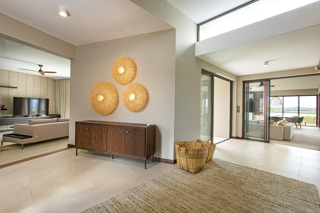 Villa contemporaine de luxe à Anahita, avec vue lagon, piscine à débordement et architecture moderne