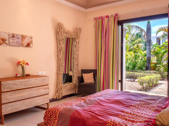 Investir dans une villa avec piscine face au golf de Tamarina