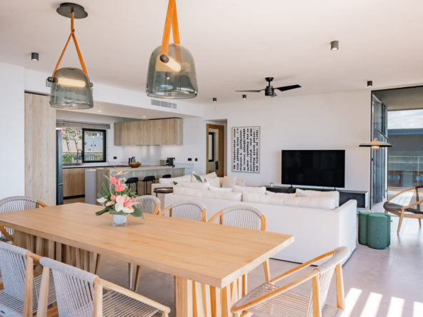 Cuisine design et équipée dans un penthouse haut de gamme à vendre à Tamarin