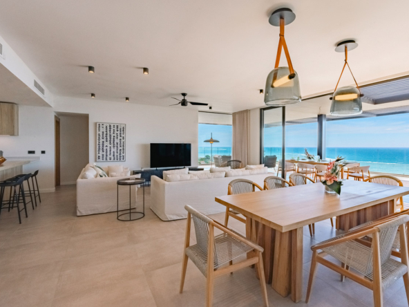 Cuisine design et équipée dans un penthouse haut de gamme à vendre à Tamarin