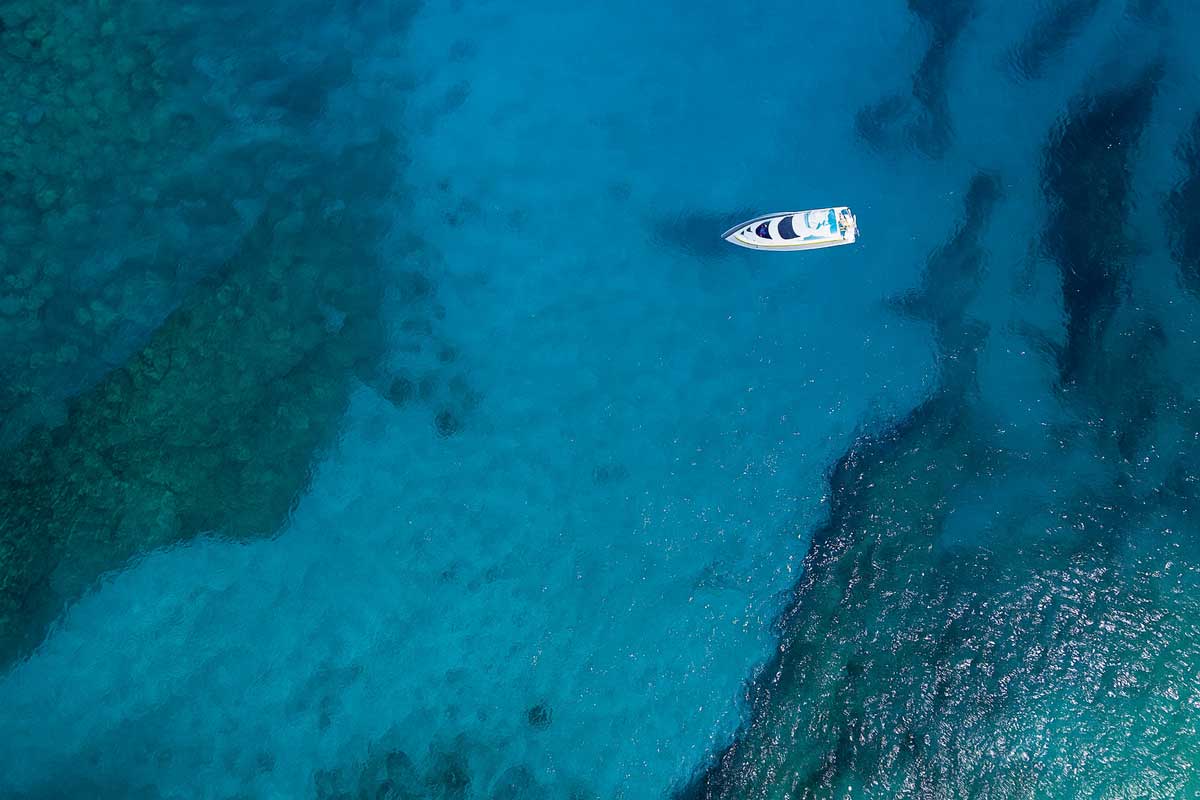 Propriété littorale à Pereybère avec villa sur terrain pieds dans l’eau, emplacement rare et potentiel unique