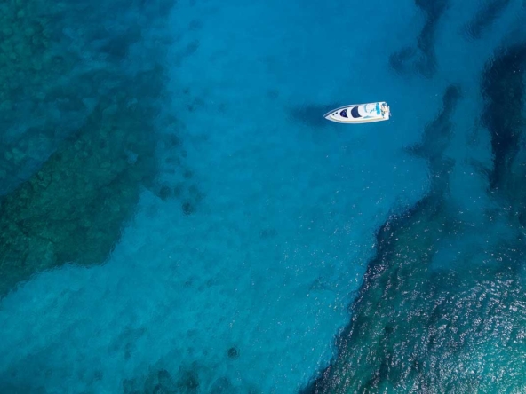 Terrain en front de mer à l’île Maurice présenté par Ohana Heritage, avec lagon profond idéal pour un projet immobilier exclusif