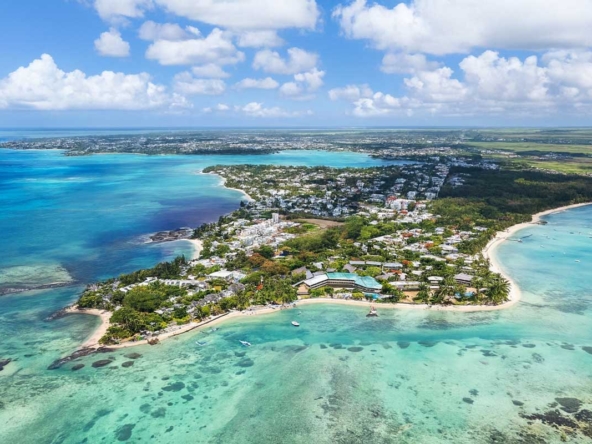 Terrain front de mer à vendre à Pointe aux Canonniers – Immobilier prestige Île Maurice